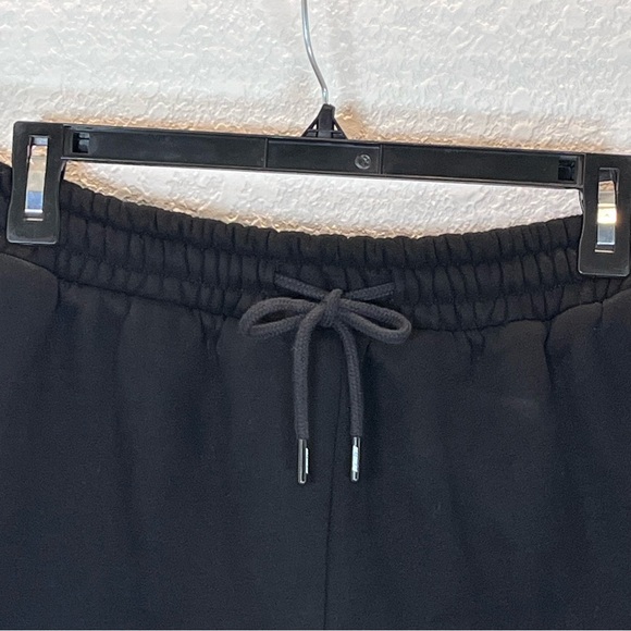 Comfrt Tranquil Sweat Shorts in Obsidian Black size 2XL - Picture 6 of 13
